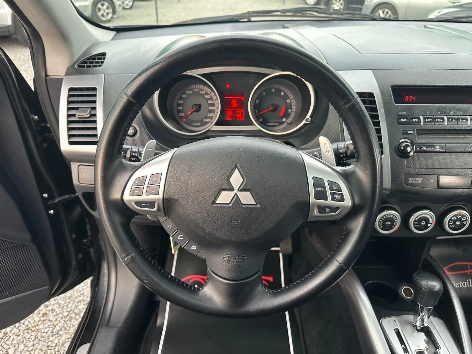Mitsubishi Outlander 2.4I Автоматик 7-местен FULL - изображение 9