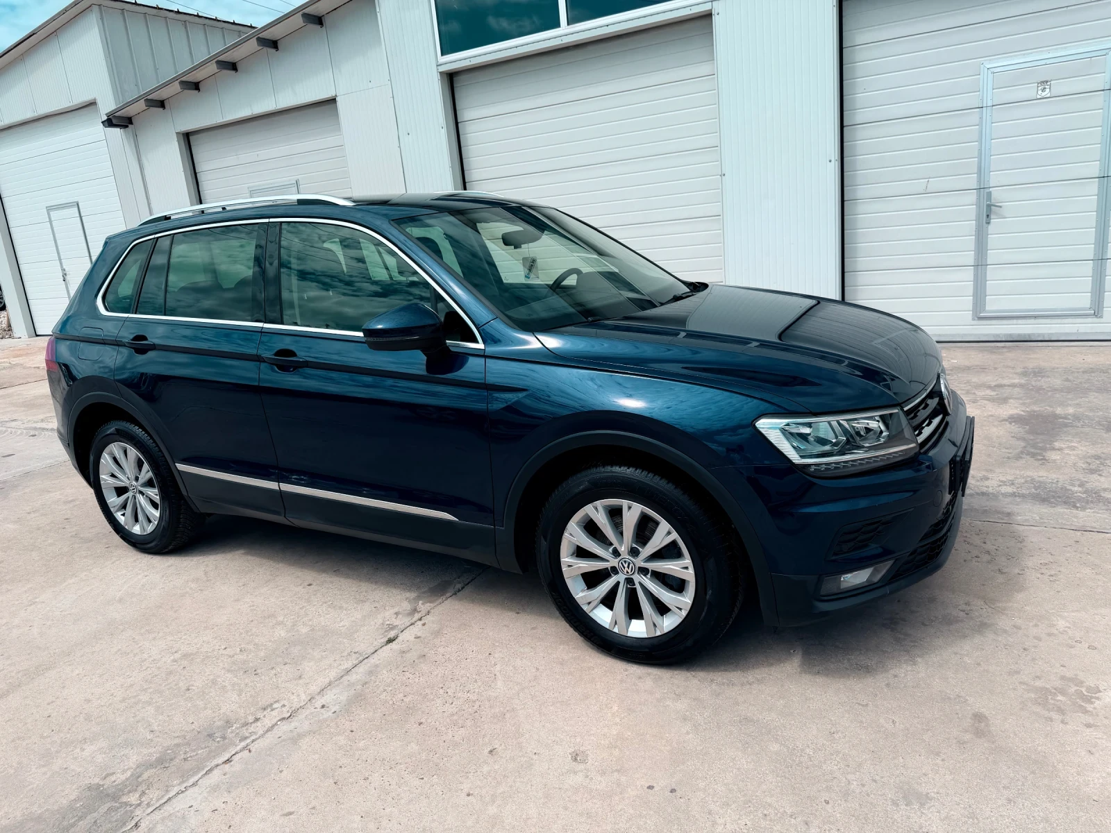 VW Tiguan 2.0tdi 150k.c* Digital* Navi* Highline* NOVA* , снимка 13 - Автомобили и джипове - 53179755