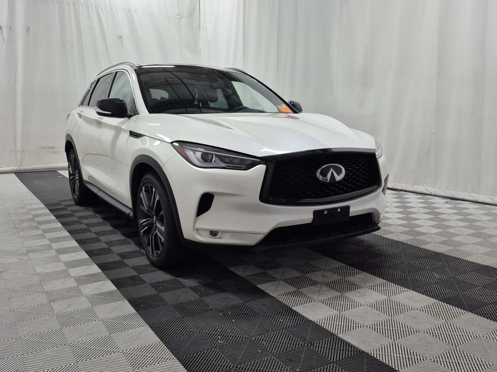 Infiniti QX50 AWD* ПОДГРЕВ* КАМЕРА* CARPLAY* ПАНО* М.ТОЧКА, снимка 3 - Автомобили и джипове - 54428044