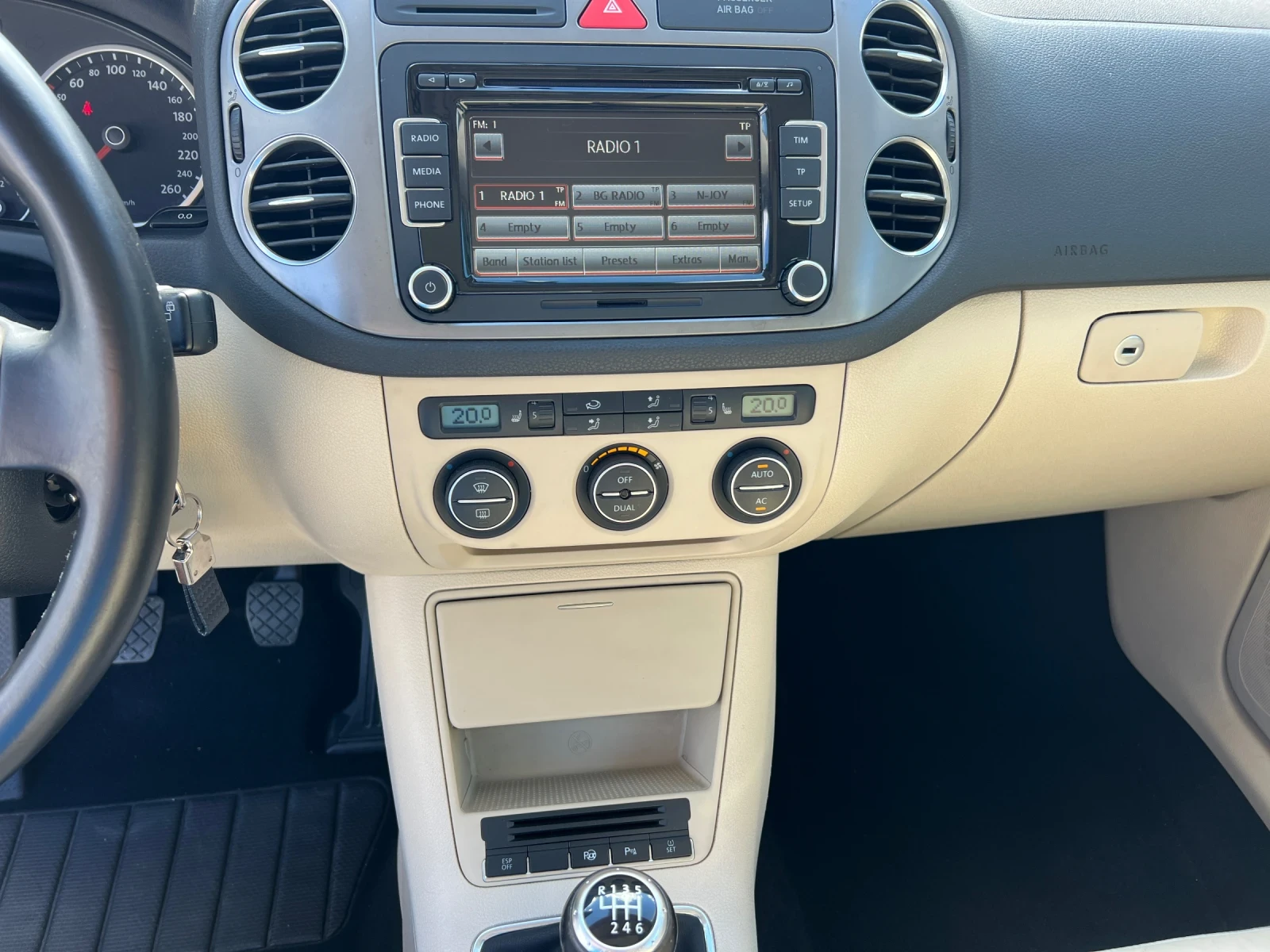 VW Tiguan 1.4TSI-150к.с./ 4х4 / Кожа/ Подгряване/ Панорама, снимка 15 - Автомобили и джипове - 54567513