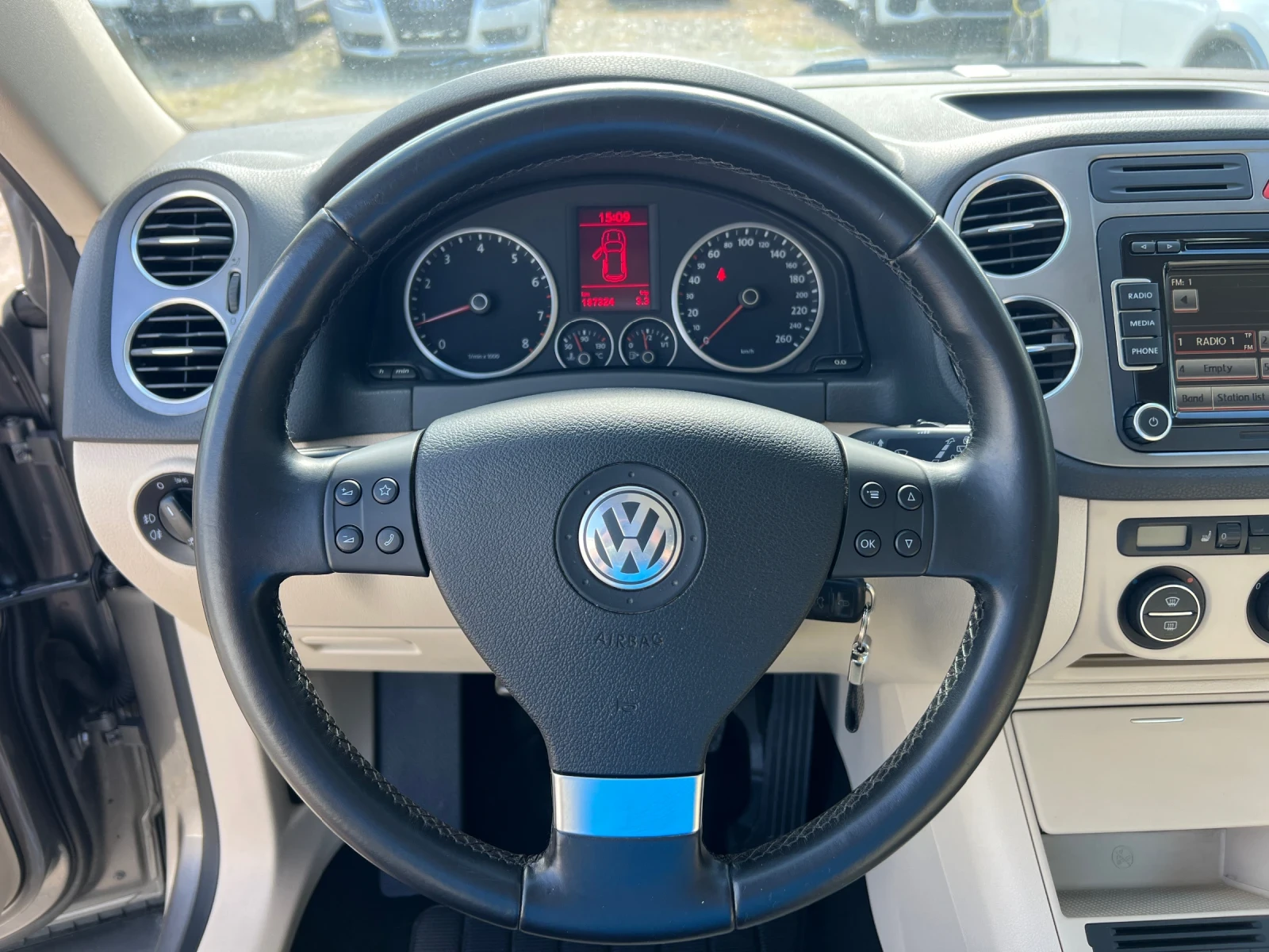 VW Tiguan 1.4TSI-150к.с./ 4х4 / Кожа/ Подгряване/ Панорама, снимка 13 - Автомобили и джипове - 54567513