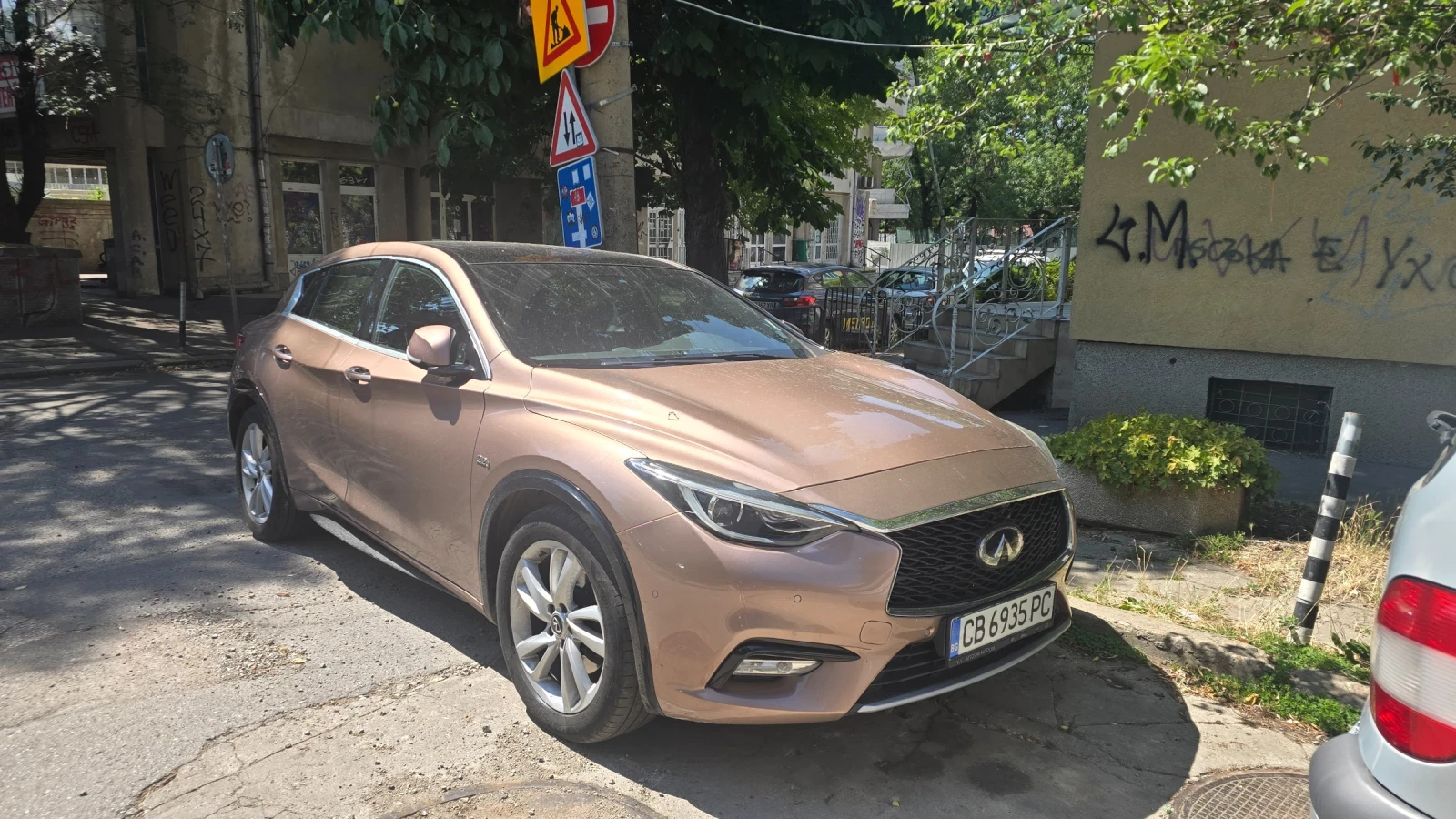 Infiniti Q30 2.2, снимка 6 - Автомобили и джипове - 55350868