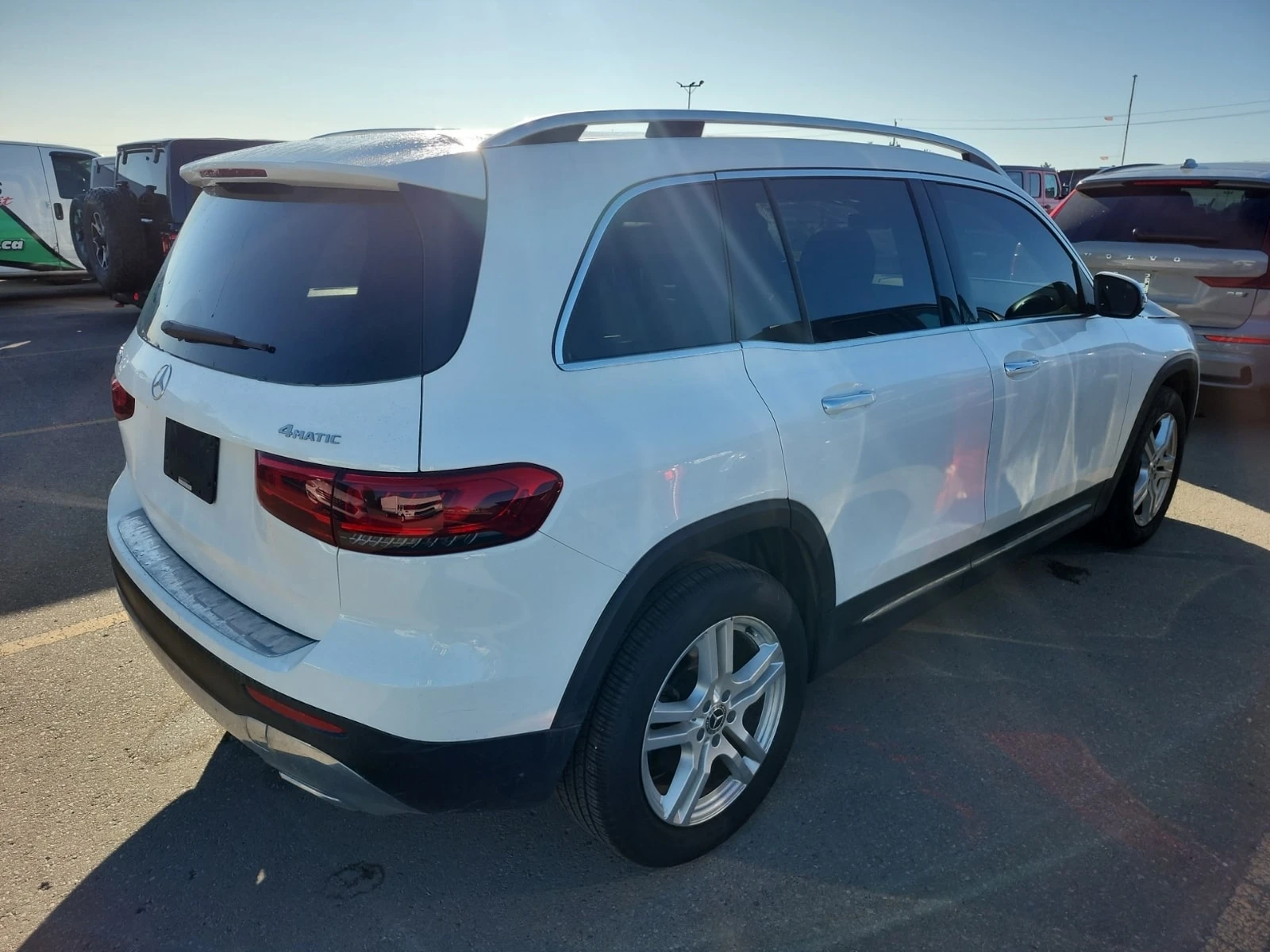 Mercedes-Benz GLB 250 4matic Suv/CARFAX/ ФИНАНСИРАНЕ, снимка 2 - Автомобили и джипове - 56075561