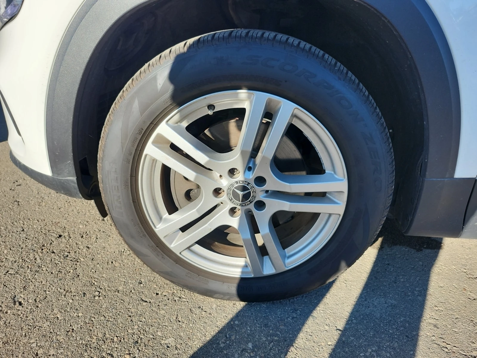 Mercedes-Benz GLB 250 4matic Suv/CARFAX/ ФИНАНСИРАНЕ, снимка 4 - Автомобили и джипове - 56075561