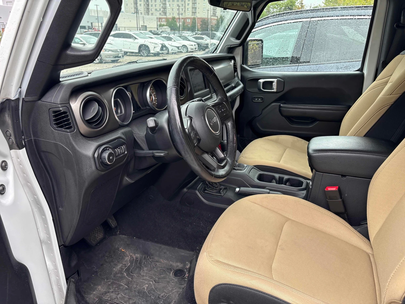 Jeep Wrangler Sport S* CARFAX* АВТОКРЕДИТ БЕЗ ПЪРВОНАЧАЛНА ВНОСК, снимка 6 - Автомобили и джипове - 56132925