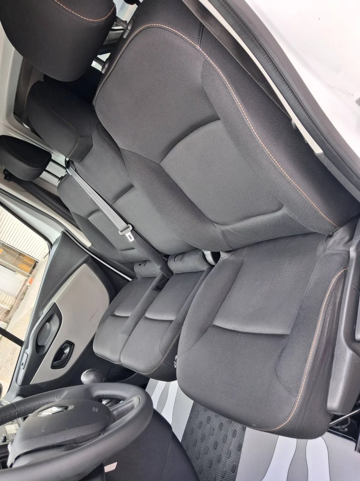 Renault Trafic 1.6dci Bi Turbo 141000km, снимка 14 - Бусове и автобуси - 56272687