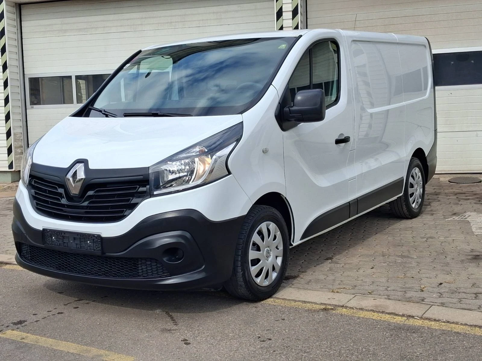 Renault Trafic 1.6dci Bi Turbo 141000km, снимка 3 - Бусове и автобуси - 56272687