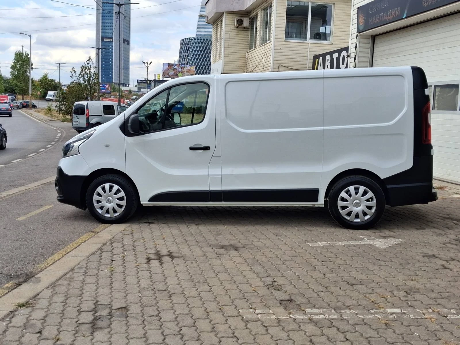 Renault Trafic 1.6dci Bi Turbo 141000km, снимка 5 - Бусове и автобуси - 56272687
