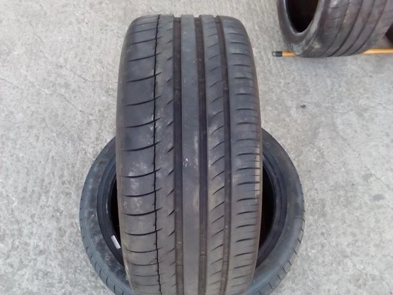 Гуми Летни 235/40R18, снимка 1 - Гуми и джанти - 18570828