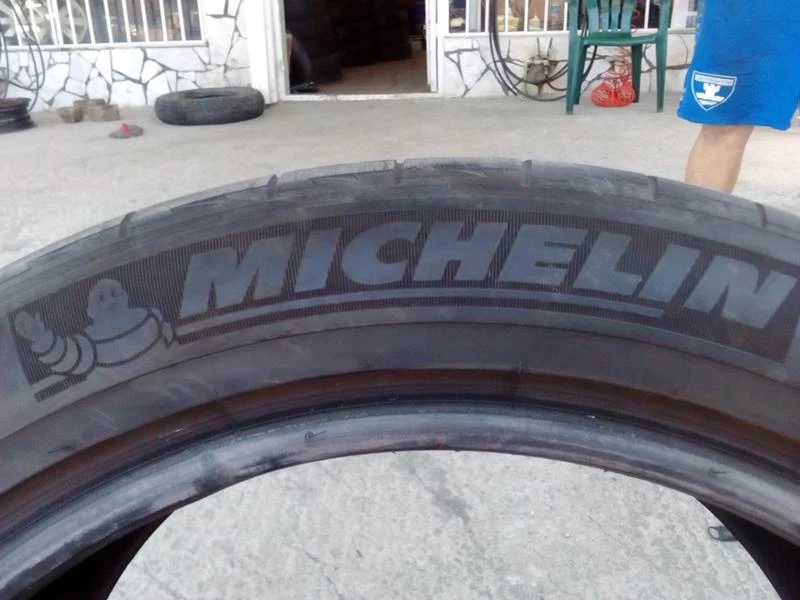 Гуми Летни 235/40R18, снимка 10 - Гуми и джанти - 18570828