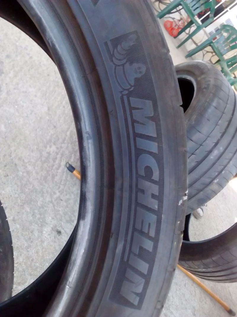 Гуми Летни 235/40R18, снимка 4 - Гуми и джанти - 18570828