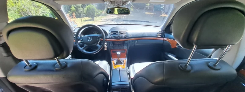 Mercedes-Benz E 200, снимка 5 - Автомобили и джипове - 51919311