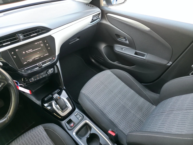 Opel Corsa 1.2Turbo Euro6d, снимка 13 - Автомобили и джипове - 51367988