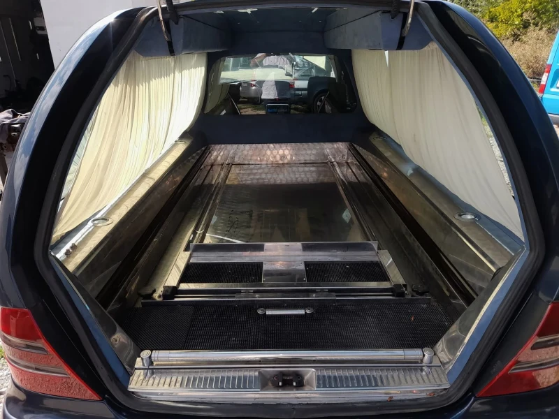 Mercedes-Benz E 270 Roberto Cantineli , снимка 5 - Автомобили и джипове - 52079855