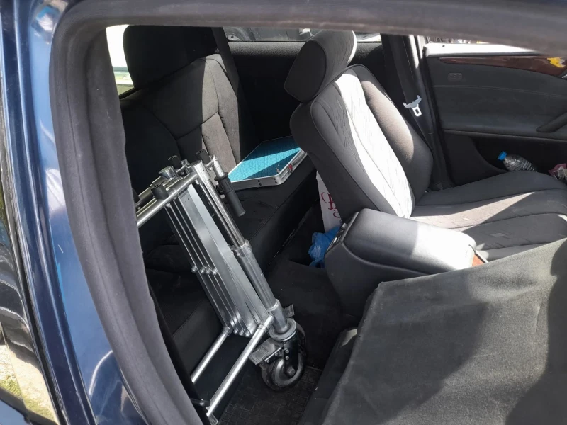 Mercedes-Benz E 270 Roberto Cantineli , снимка 6 - Автомобили и джипове - 52079855