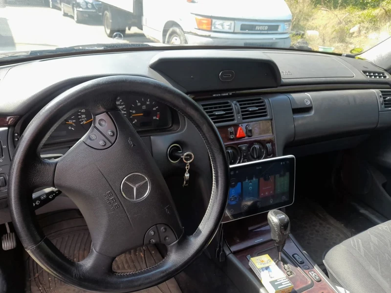 Mercedes-Benz E 270 Roberto Cantineli , снимка 7 - Автомобили и джипове - 52079855