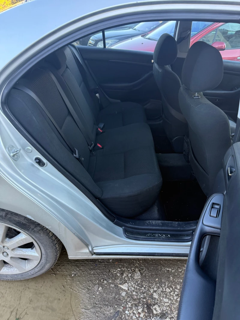 Toyota Avensis Gaz, снимка 6 - Автомобили и джипове - 52592185