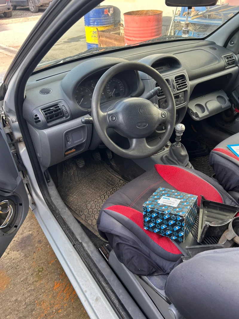 Renault Clio, снимка 4 - Автомобили и джипове - 52828714