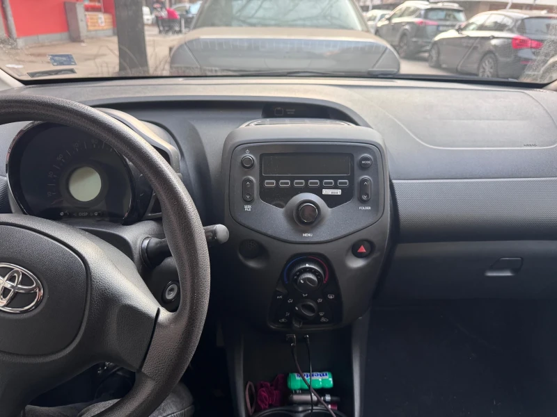 Toyota Aygo, снимка 8 - Автомобили и джипове - 52839571