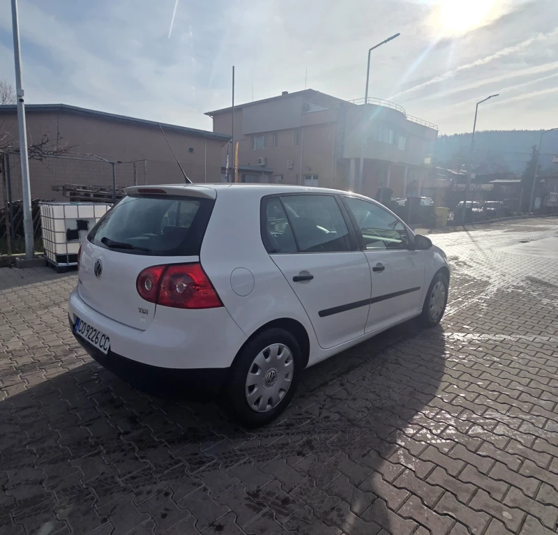 VW Golf 1.9 TDI, снимка 5 - Автомобили и джипове - 52883725