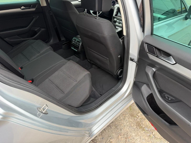 VW Passat 2.0 TDI R Line, снимка 7 - Автомобили и джипове - 52906182