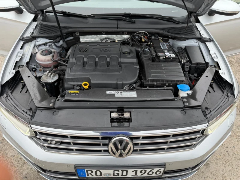 VW Passat 2.0 TDI R Line, снимка 11 - Автомобили и джипове - 52906182
