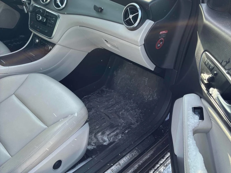 Mercedes-Benz CLA 250 * CARFAX * ЦЕНА ДО БГ, снимка 14 - Автомобили и джипове - 53263900