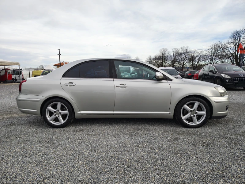Toyota Avensis 2.2 D4D, снимка 6 - Автомобили и джипове - 53539383