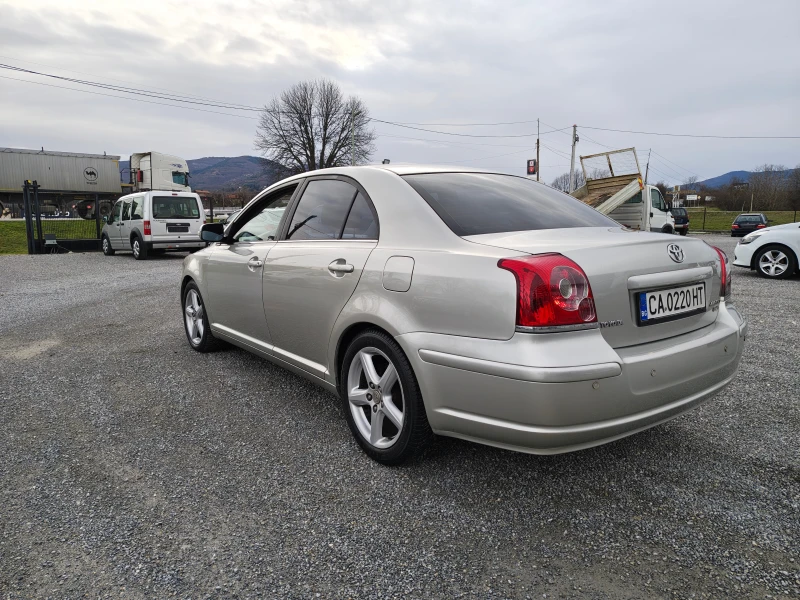 Toyota Avensis 2.2 D4D, снимка 5 - Автомобили и джипове - 53539383