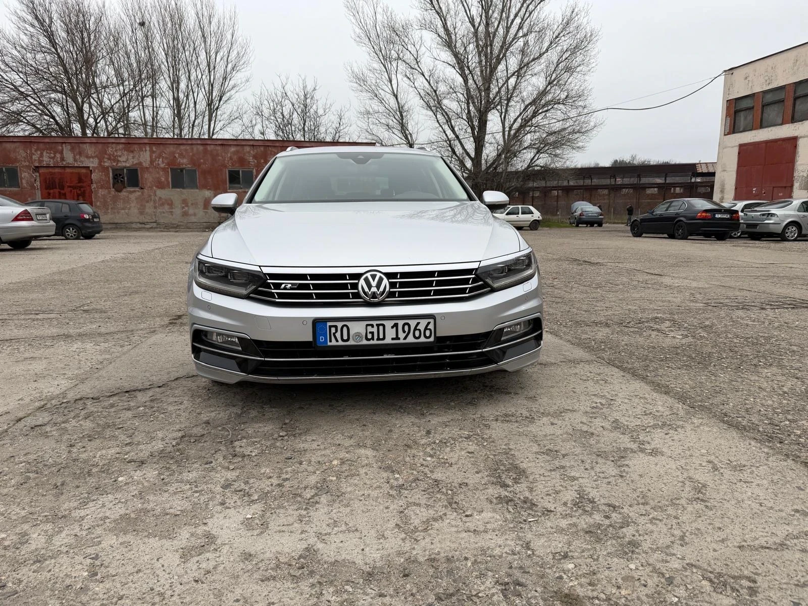 VW Passat 2.0 TDI R Line, снимка 1