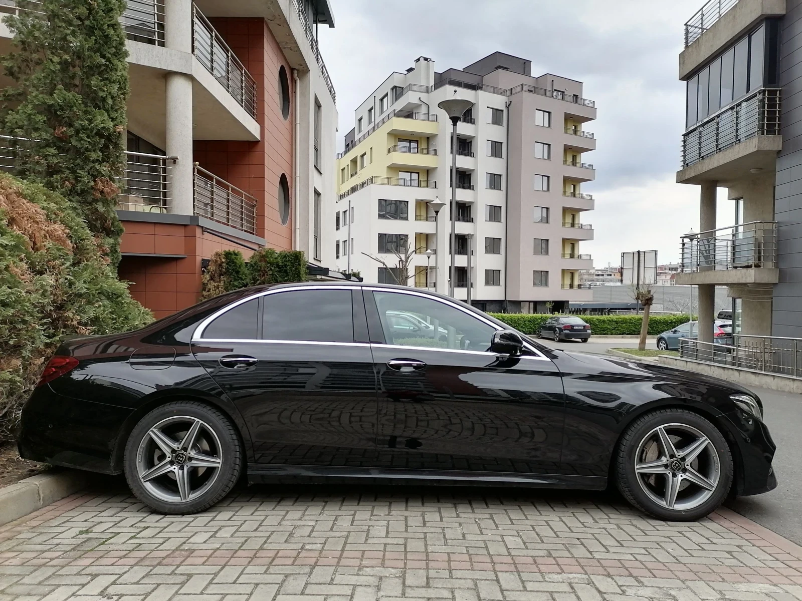 Mercedes-Benz E 220 AMG Line, Brabus optic - изображение 4