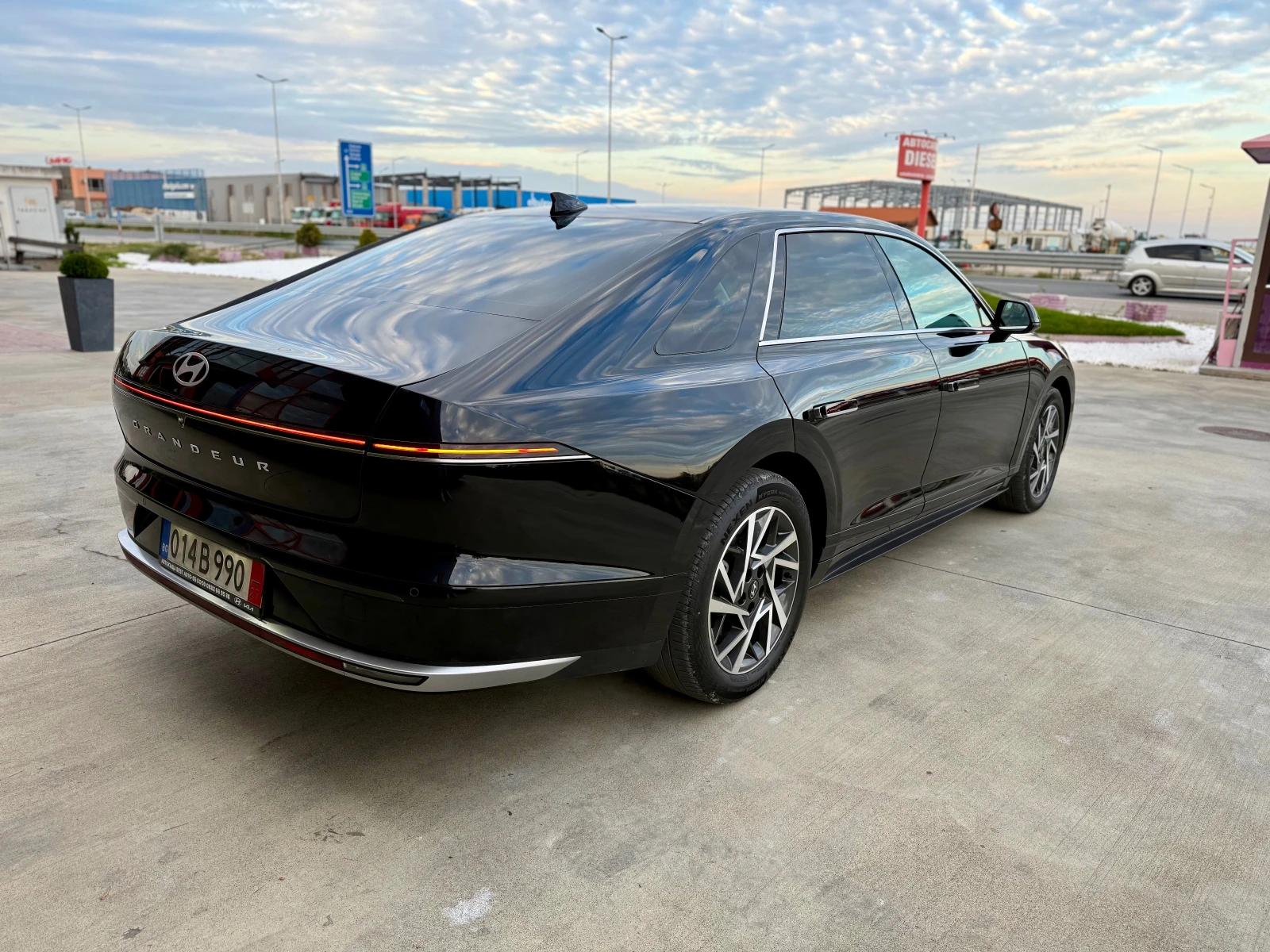 Hyundai Grandeur 3.5 GN7, LPG, 2WD, Гаранция 2г.  - изображение 5