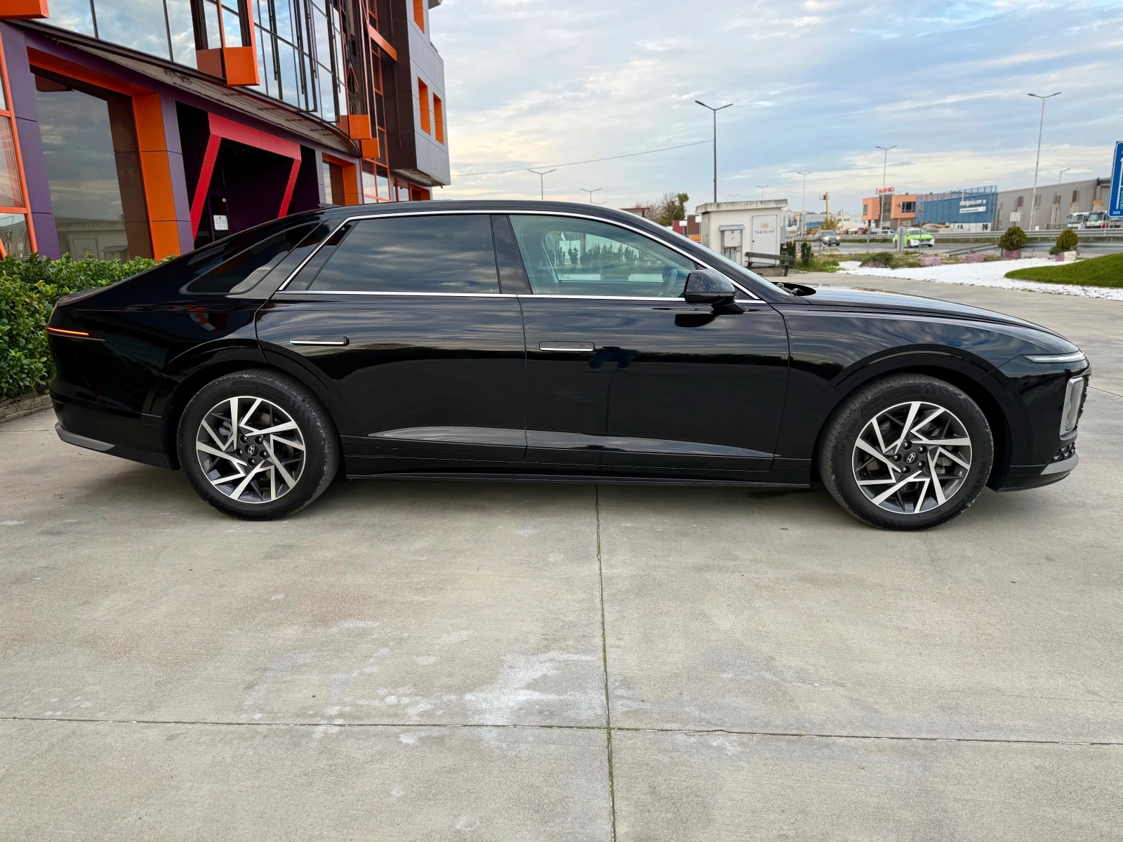 Hyundai Grandeur 3.5 GN7, LPG, 2WD, Гаранция 2г.  - изображение 4