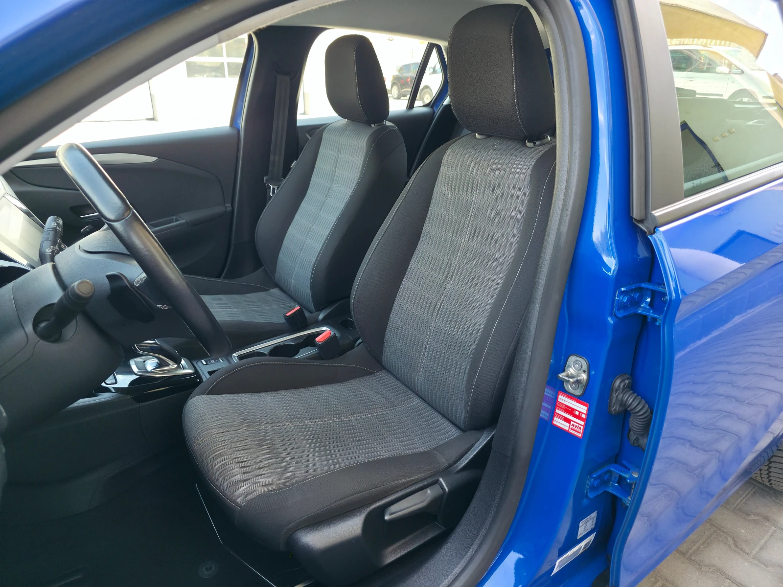 Opel Corsa 1.2Turbo Euro6d - изображение 10