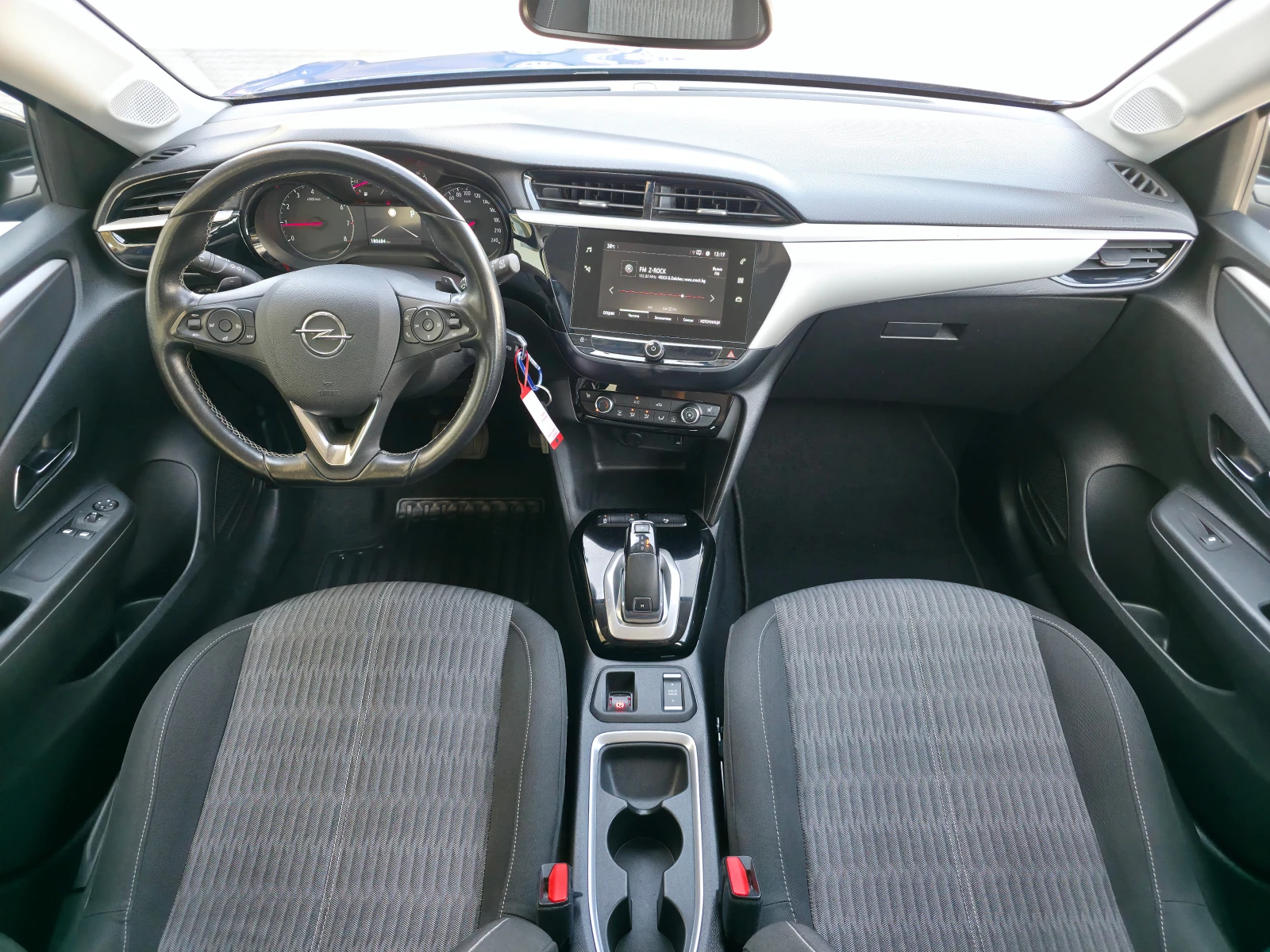 Opel Corsa 1.2Turbo Euro6d - изображение 9