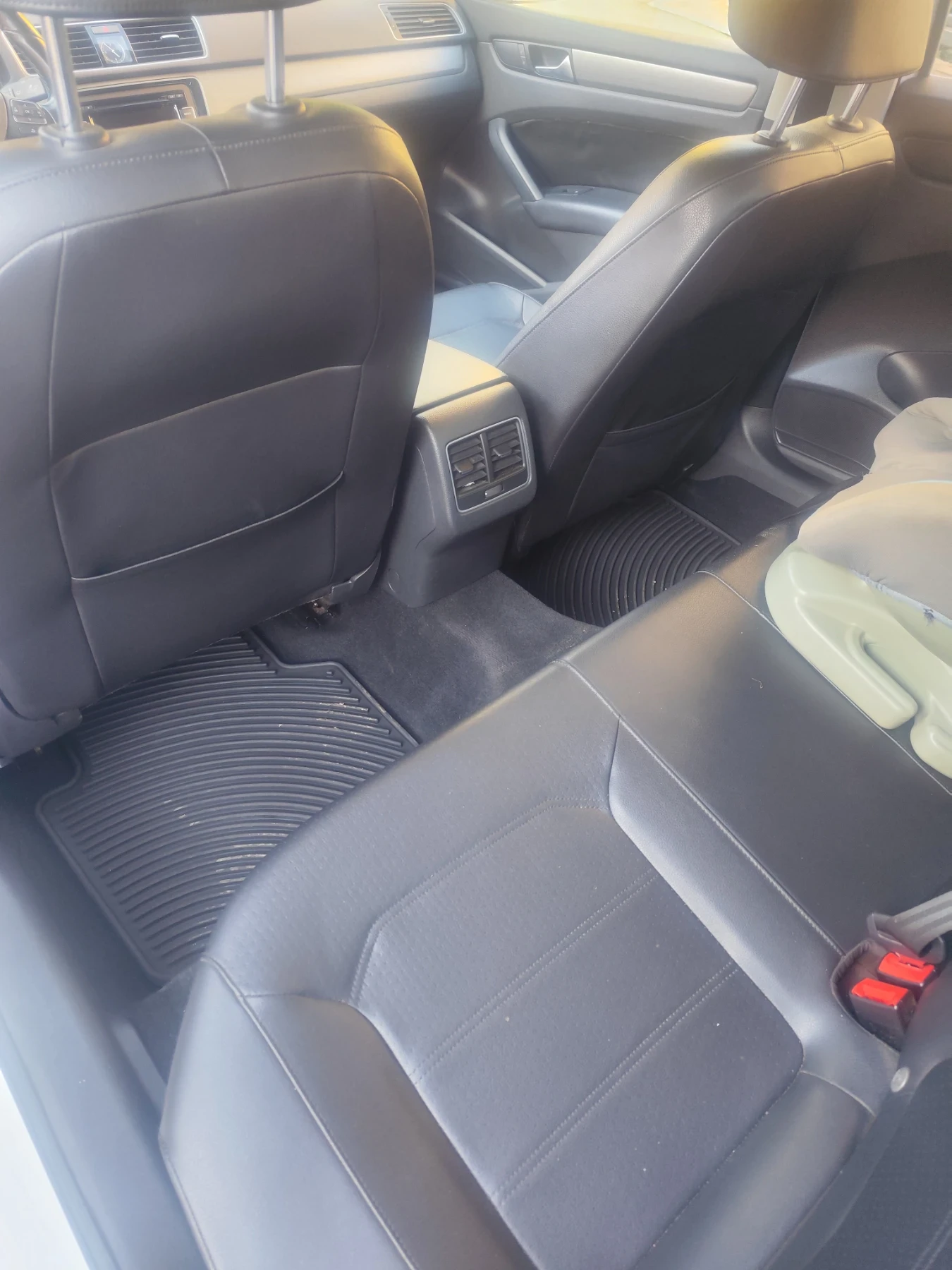 VW Passat Седан - изображение 9