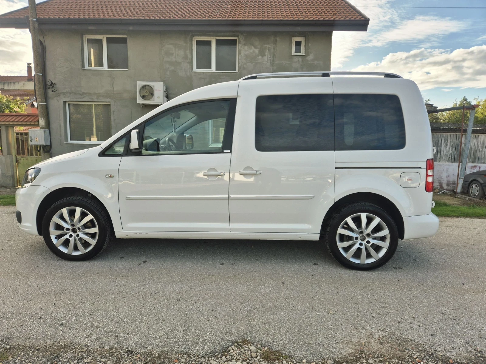 VW Caddy 1.6tdi DSG iCup | Mobile.bg — изображение 8