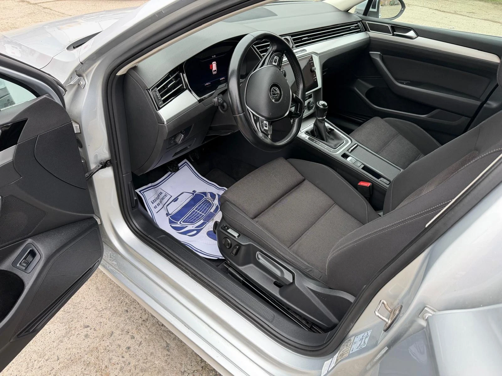 VW Passat 2.0 TDI R Line - изображение 10