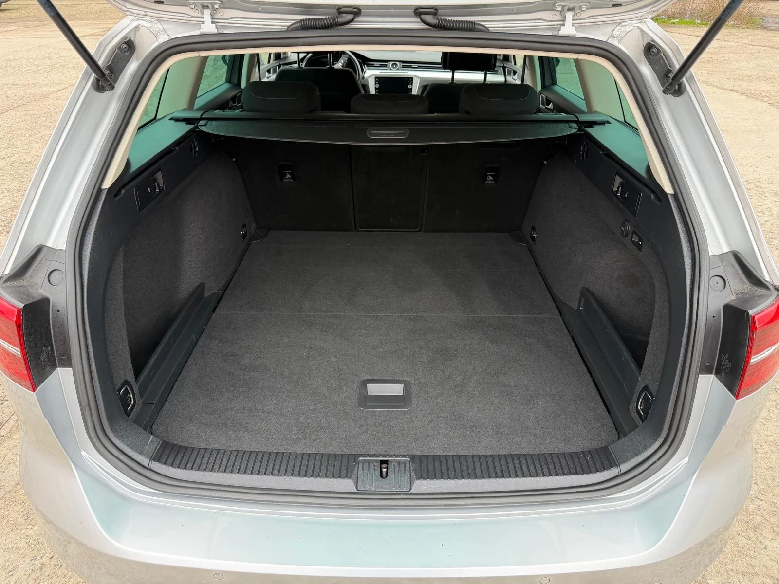 VW Passat 2.0 TDI R Line - изображение 8