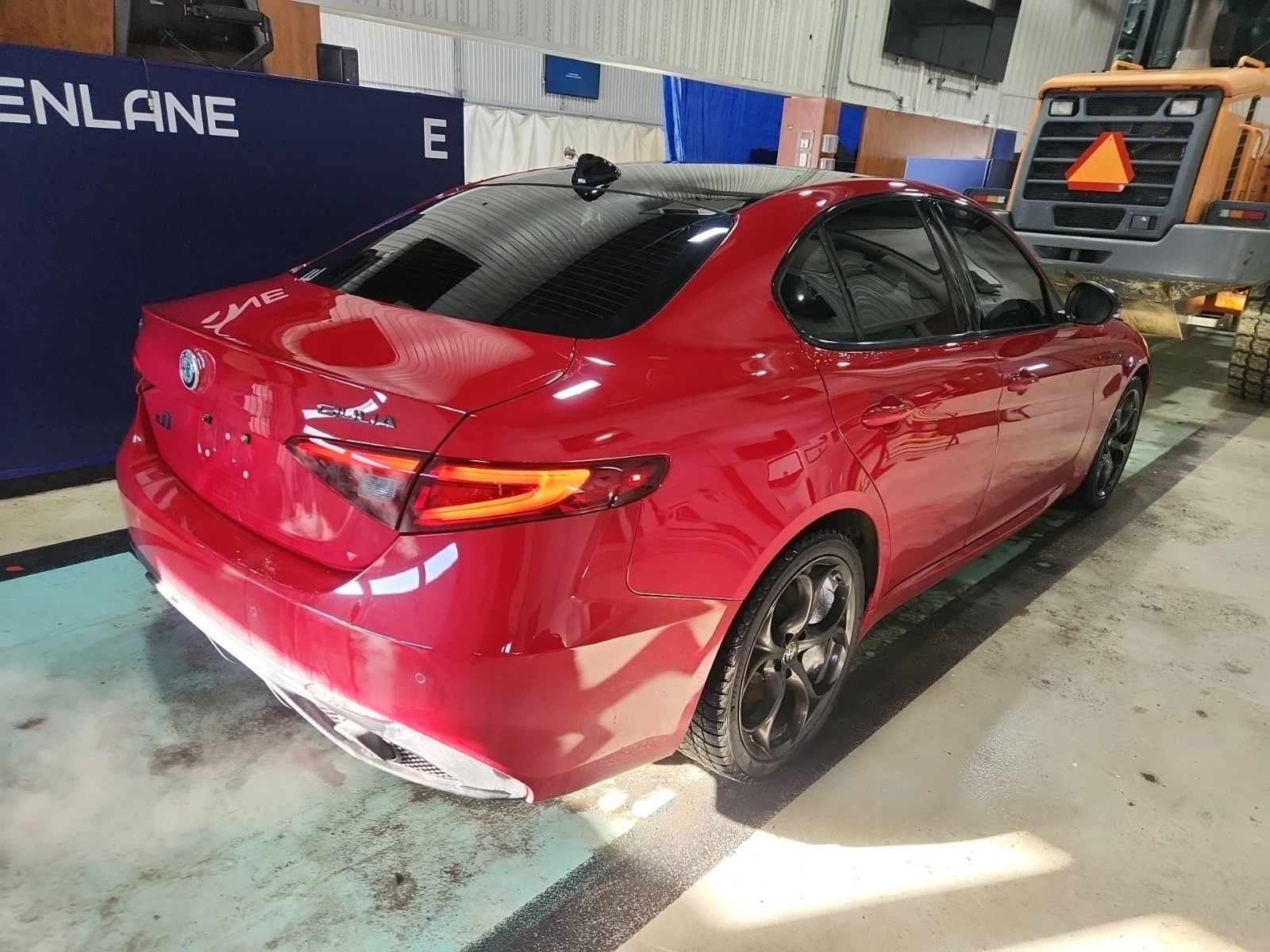 Alfa Romeo Giulia Estrema - изображение 3