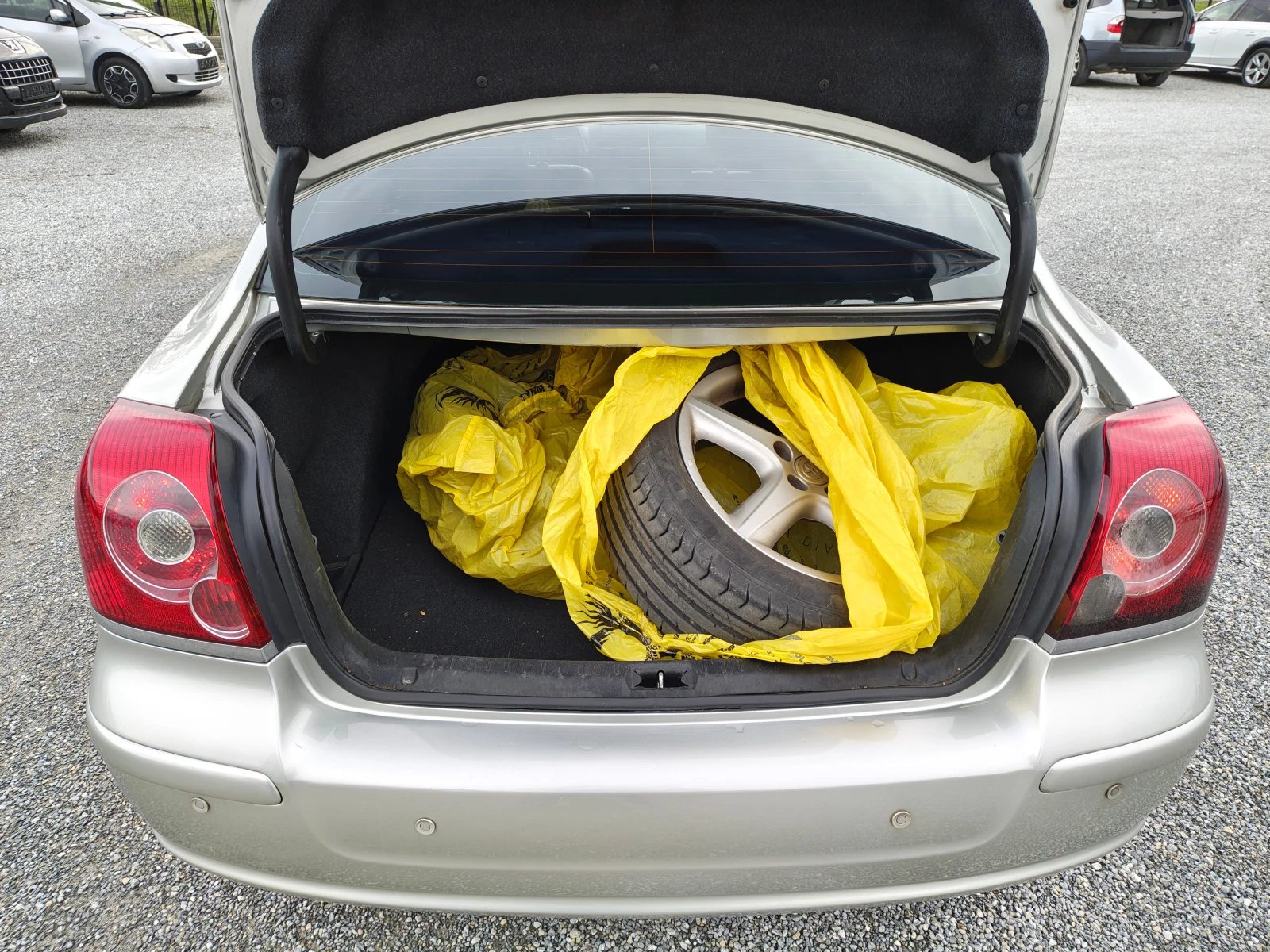 Toyota Avensis 2.2 D4D - изображение 8