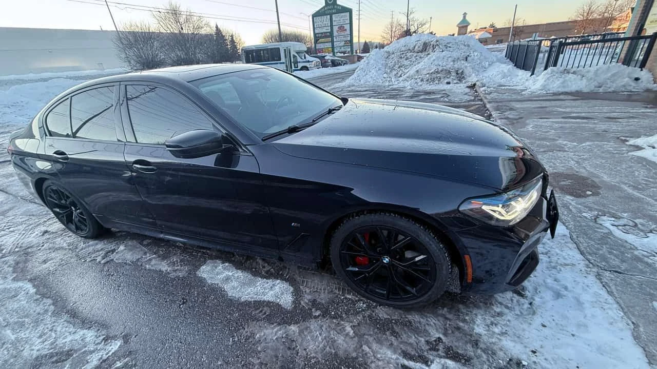 BMW 550 xDrive/ДИСТРОНИК/ОБДУХВАНЕ/360 CAM/ШИБИДАХ - изображение 3