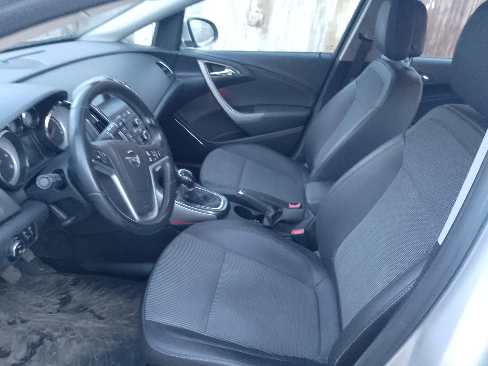 Opel Astra 1, 7 CDTI, снимка 14 - Автомобили и джипове - 53866327