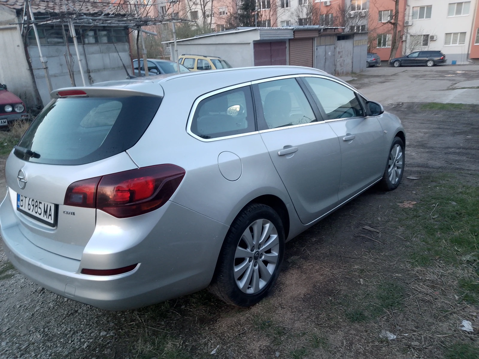Opel Astra 1, 7 CDTI, снимка 7 - Автомобили и джипове - 53866327