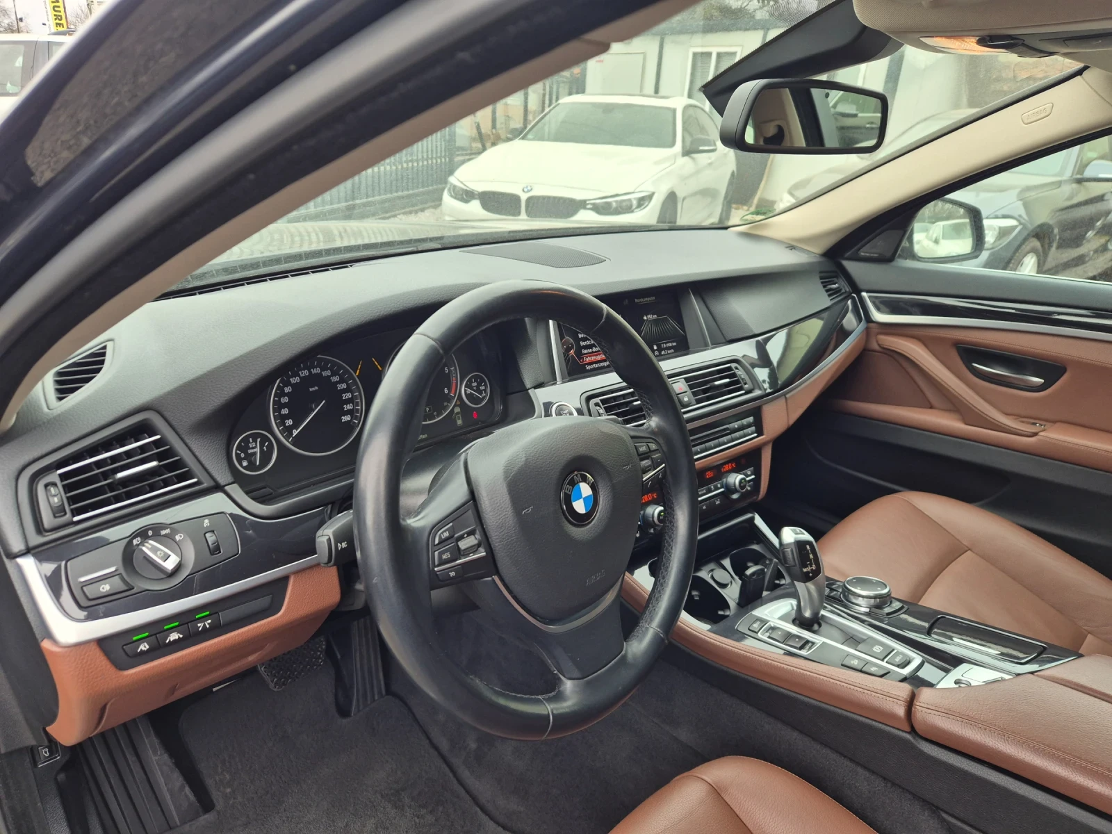 BMW 520 D Xdrive! Face! 210000км! Harman!, снимка 14 - Автомобили и джипове - 53890971