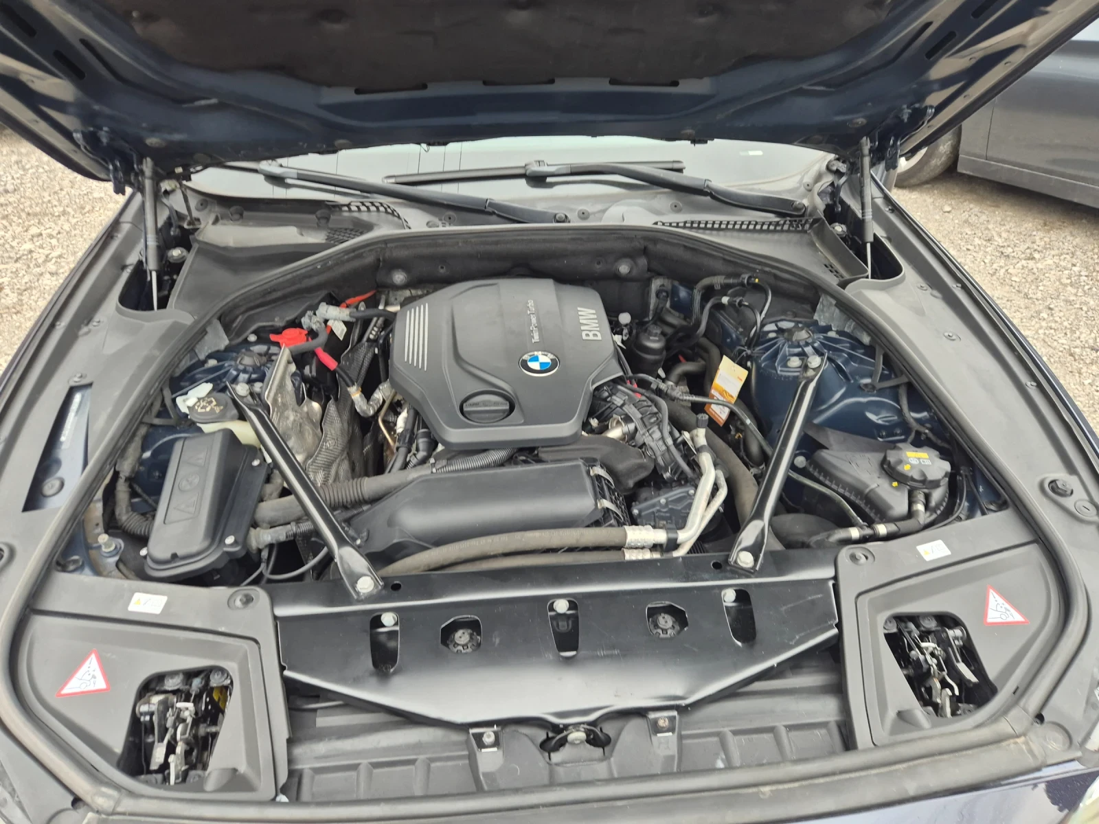 BMW 520 D Xdrive! Face! 210000км! Harman!, снимка 12 - Автомобили и джипове - 53890971