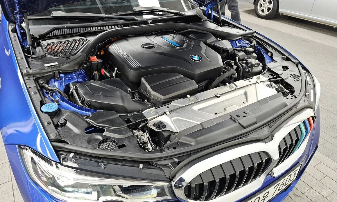 BMW 330 E* HYBRID* M* SPORT* HARMON* KARDON* КАМЕРА* , снимка 17 - Автомобили и джипове - 54149026