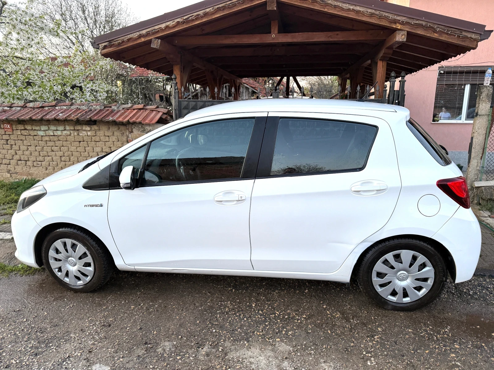 Toyota Yaris 1.5, снимка 4 - Автомобили и джипове - 54241378