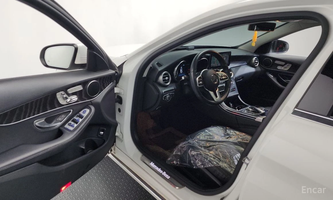 Mercedes-Benz C 220, снимка 10 - Автомобили и джипове - 54428455