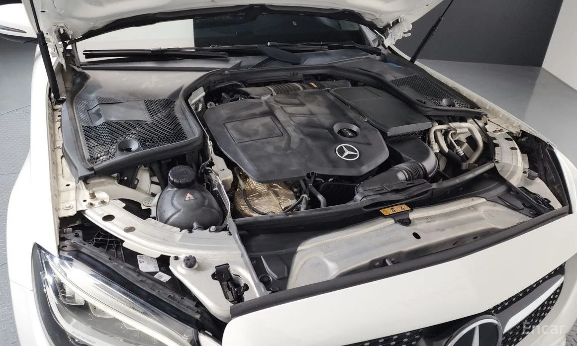 Mercedes-Benz C 220, снимка 6 - Автомобили и джипове - 54428455